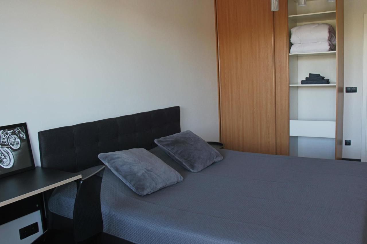 New Modern 4-Room Apartment With Big Balcony And Undeground Parking In Center Of Tallinn Bagian luar foto